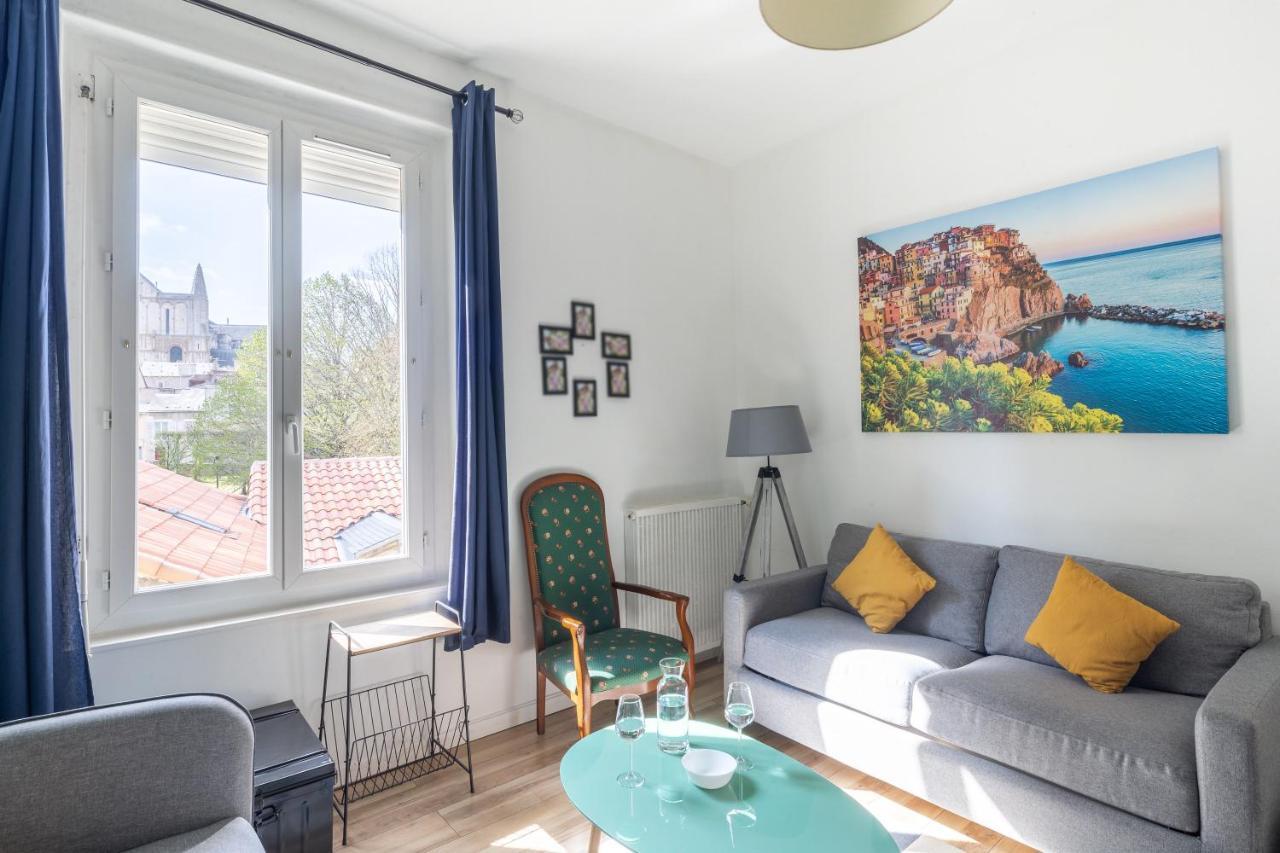 Superbe Appartement Dans Le Centre Historique Poitiers Bagian luar foto